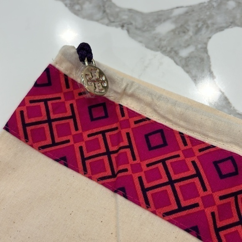 NWOT Tory Burch boot dust bag never used. Approximate size 27.5x16.5 - Picture 4 of 4
